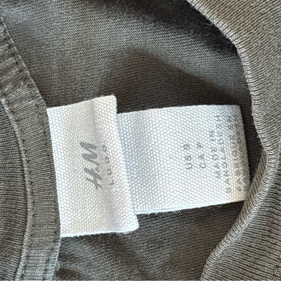 H&M Dark Green NASA Tee - Picture 3 of 3